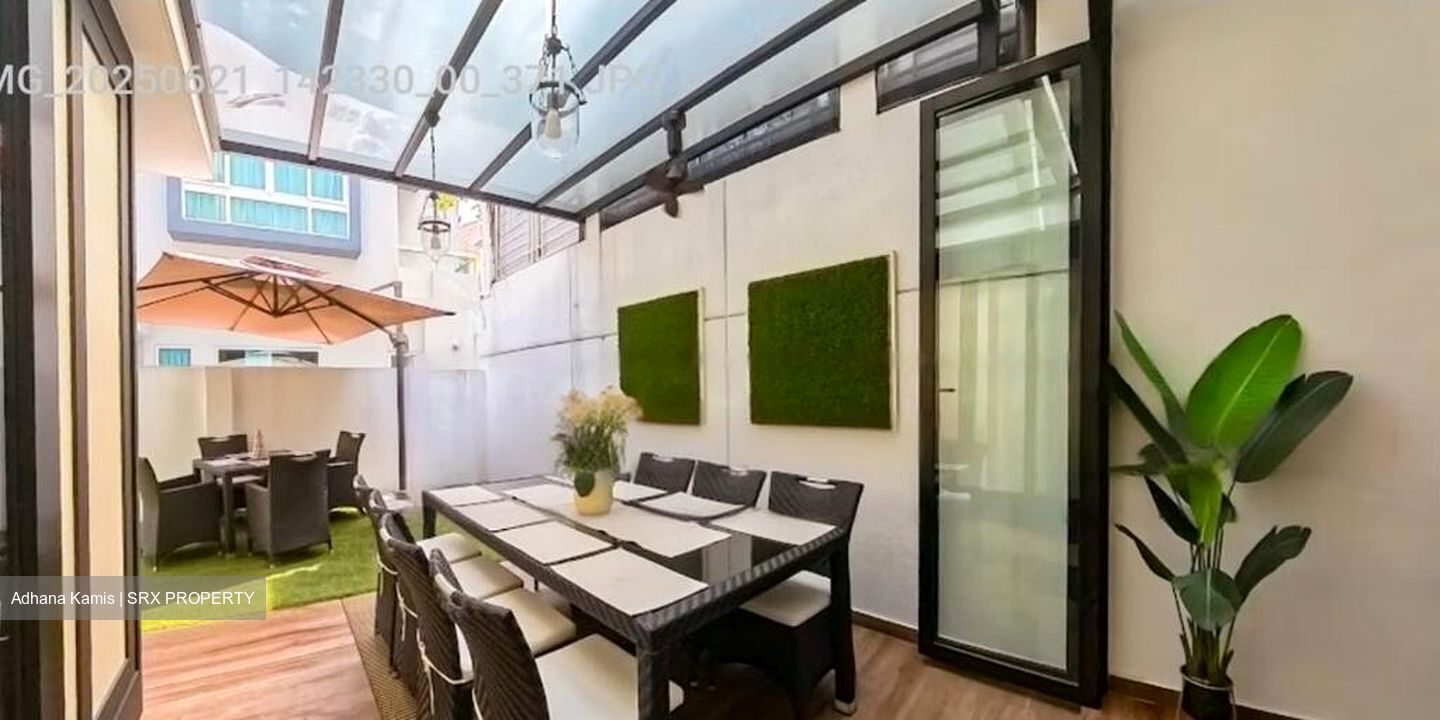 Expo Drive (D16), Terrace #486130541